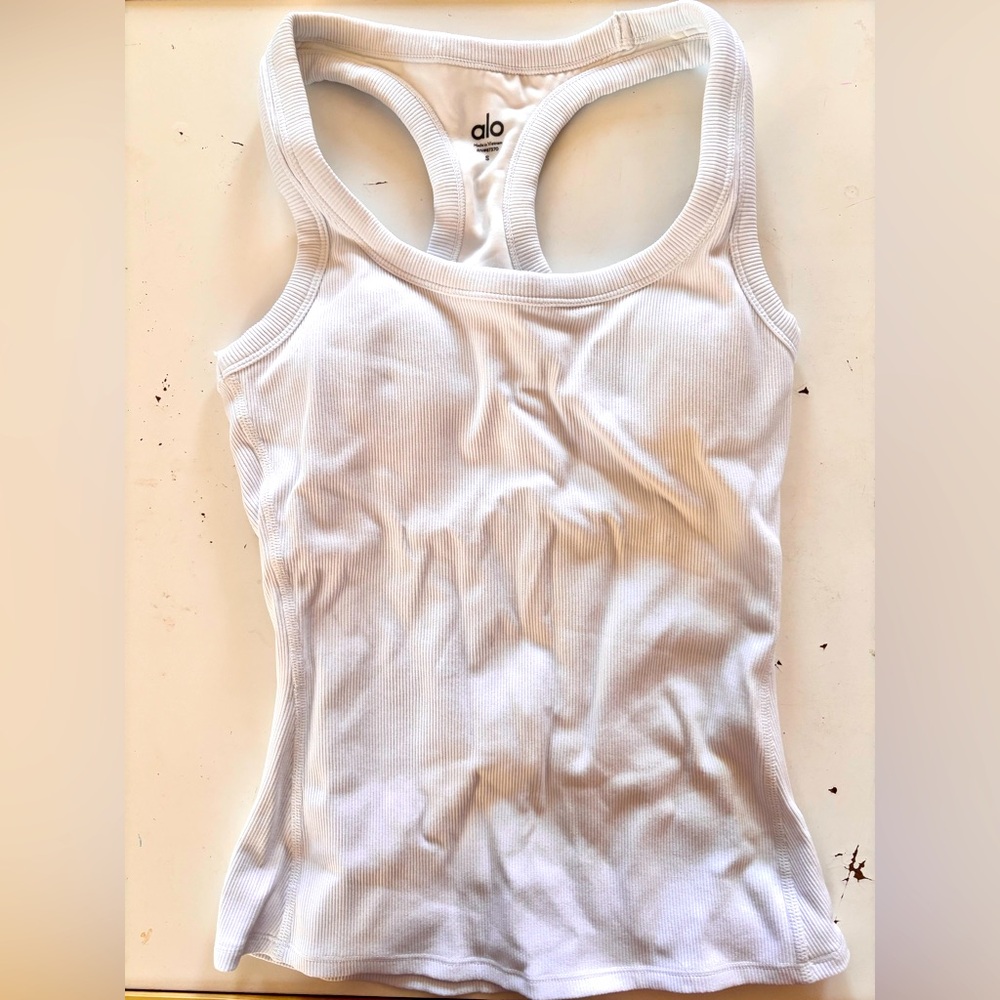 Alo yoga tank top - white
Worn a couple of times